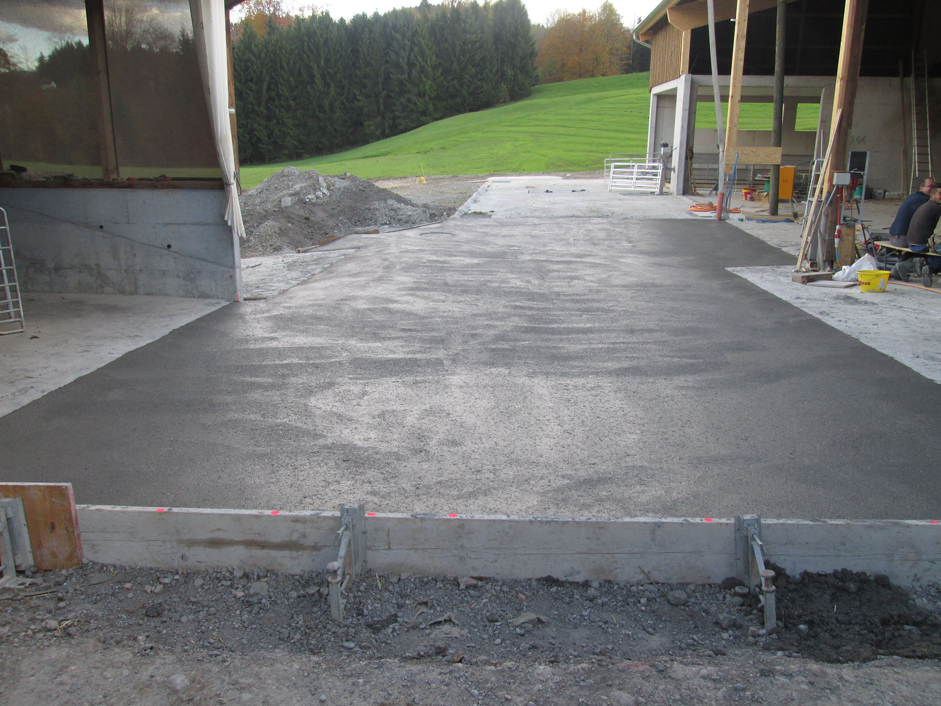 umgebungsarbeiten-betonplaetze-018